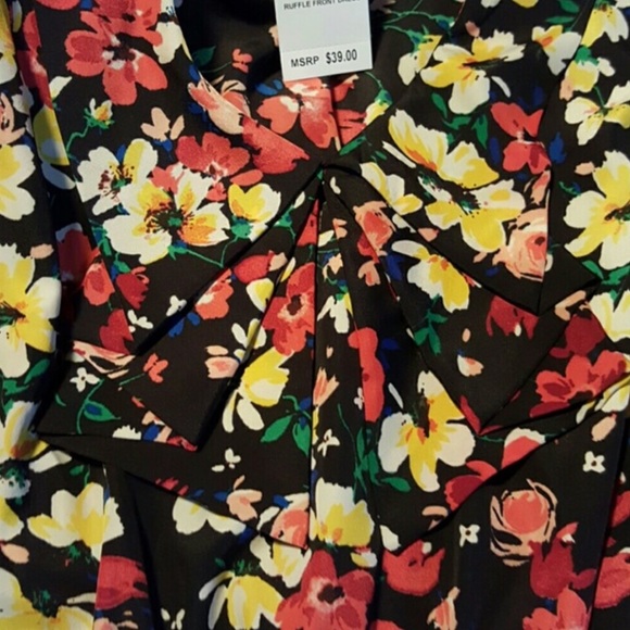 Floral Sleeveless Dress Perfect for Spring - Picture 2 of 3